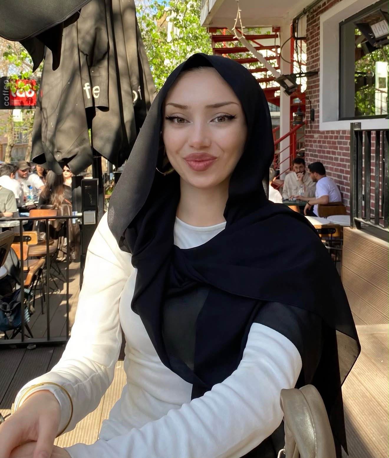 Elmalık Popüler Bayan Escort Berkay